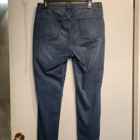 Martha Stewart Blue Jeans with Pearl Accents - Picture 2 of 5